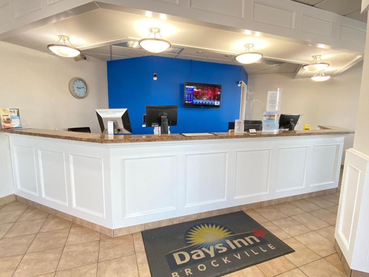 Days Inn By Wyndham Броквил Екстериор снимка